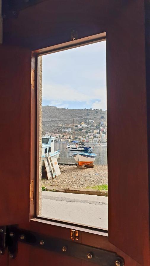 סימי Traditional Seafront Apartment מראה חיצוני תמונה