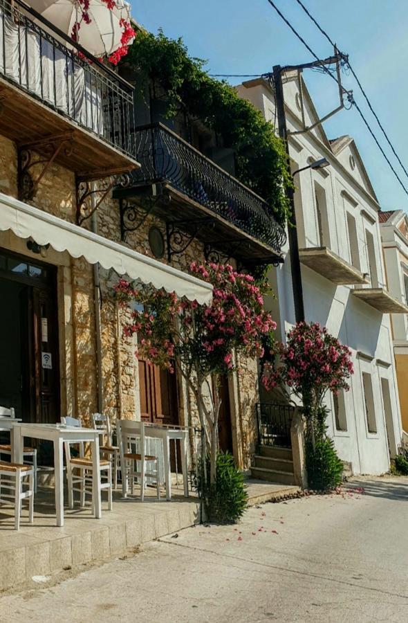 סימי Traditional Seafront Apartment מראה חיצוני תמונה