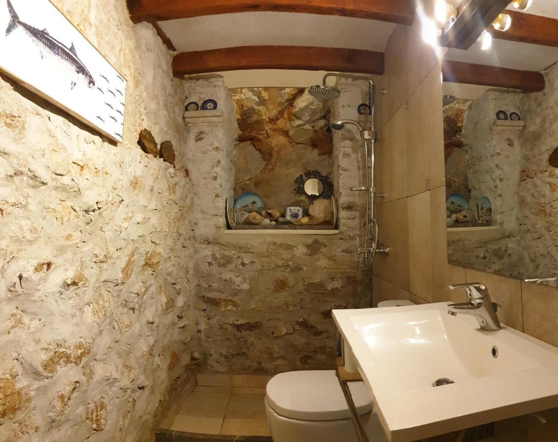 סימי Traditional Seafront Apartment מראה חיצוני תמונה