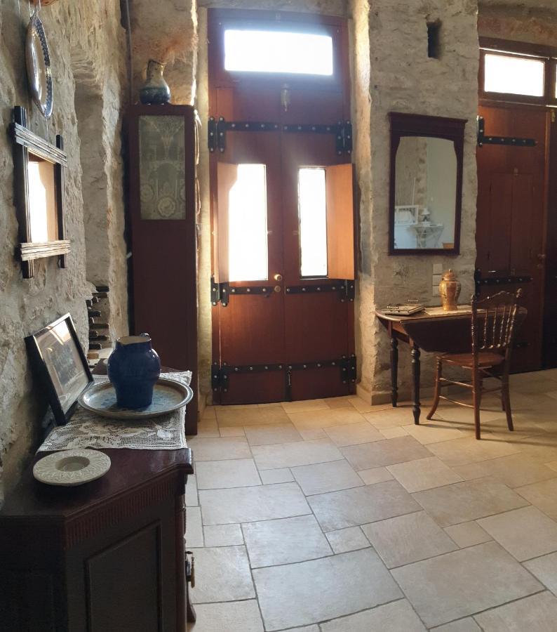 סימי Traditional Seafront Apartment מראה חיצוני תמונה